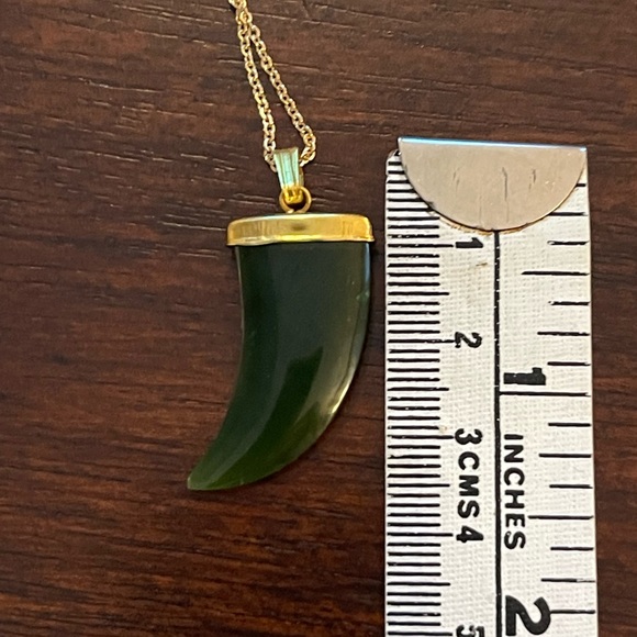 High quality natural spinach green nephrite jade pendant and gold tone chain - Picture 5 of 7